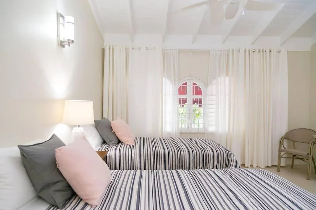 Villa Choose To Be Happy At Surbiton Square - Two Bedroom Townhouse Kingston Jamaica
