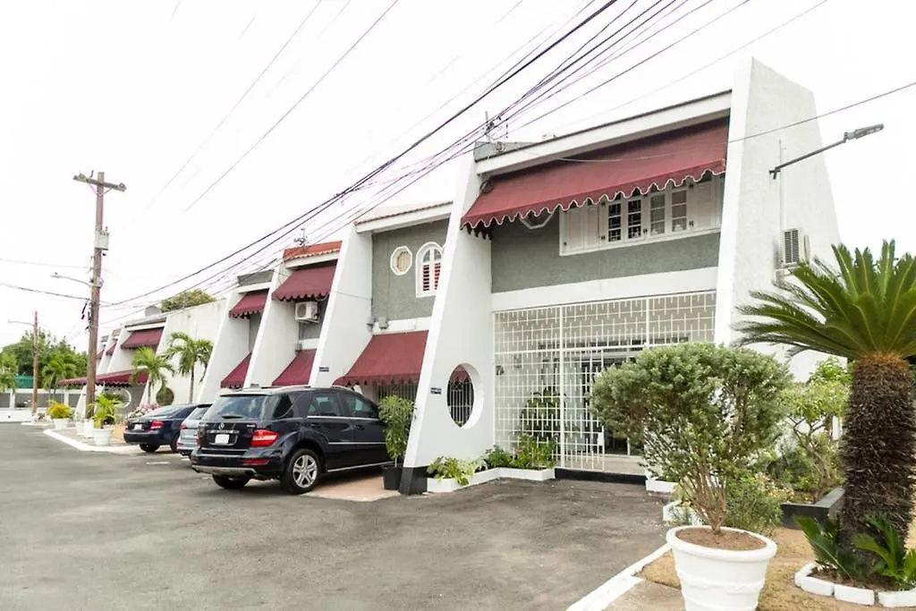 Choose To Be Happy At Surbiton Square - Two Bedroom Townhouse Kingston Villa