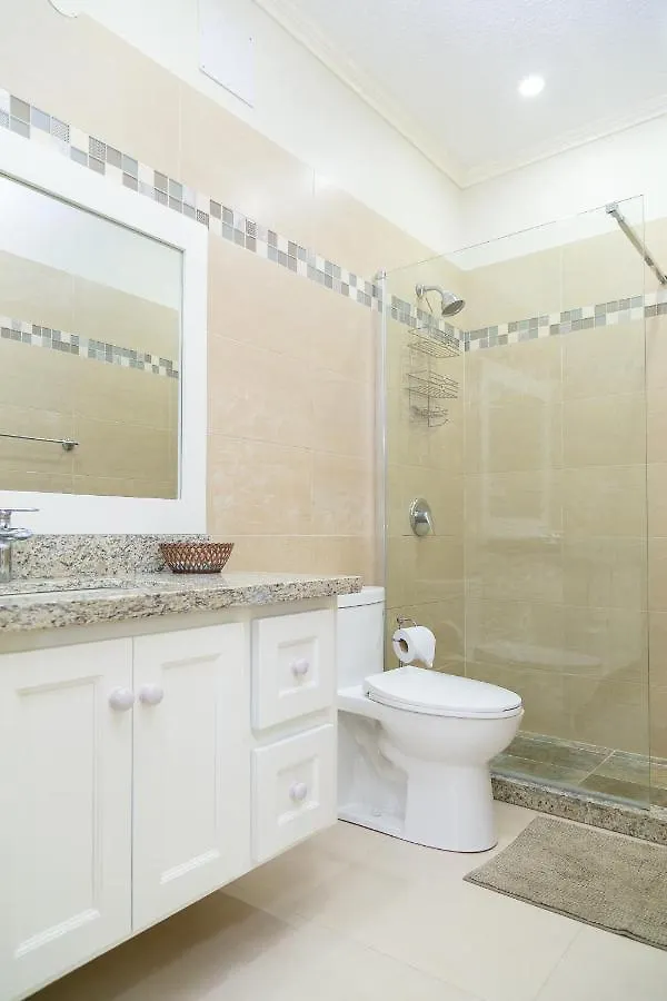 Choose To Be Happy At Surbiton Square - Two Bedroom Townhouse Kingston Villa