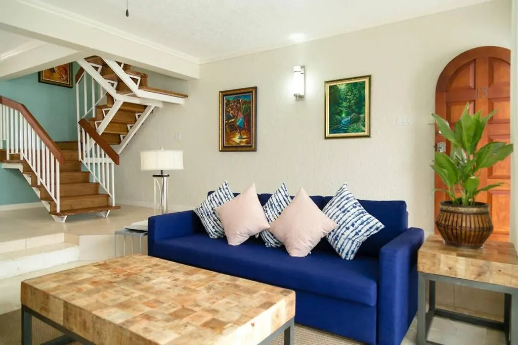 Villa Choose To Be Happy At Surbiton Square - Two Bedroom Townhouse Kingston Jamaica